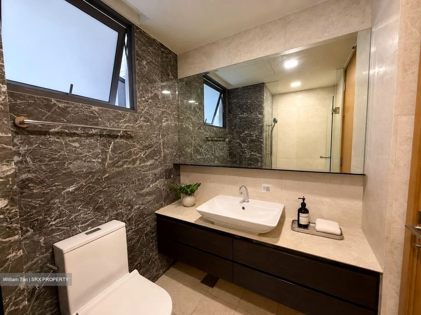 Waterfront Isle (D16), Condominium #569731261